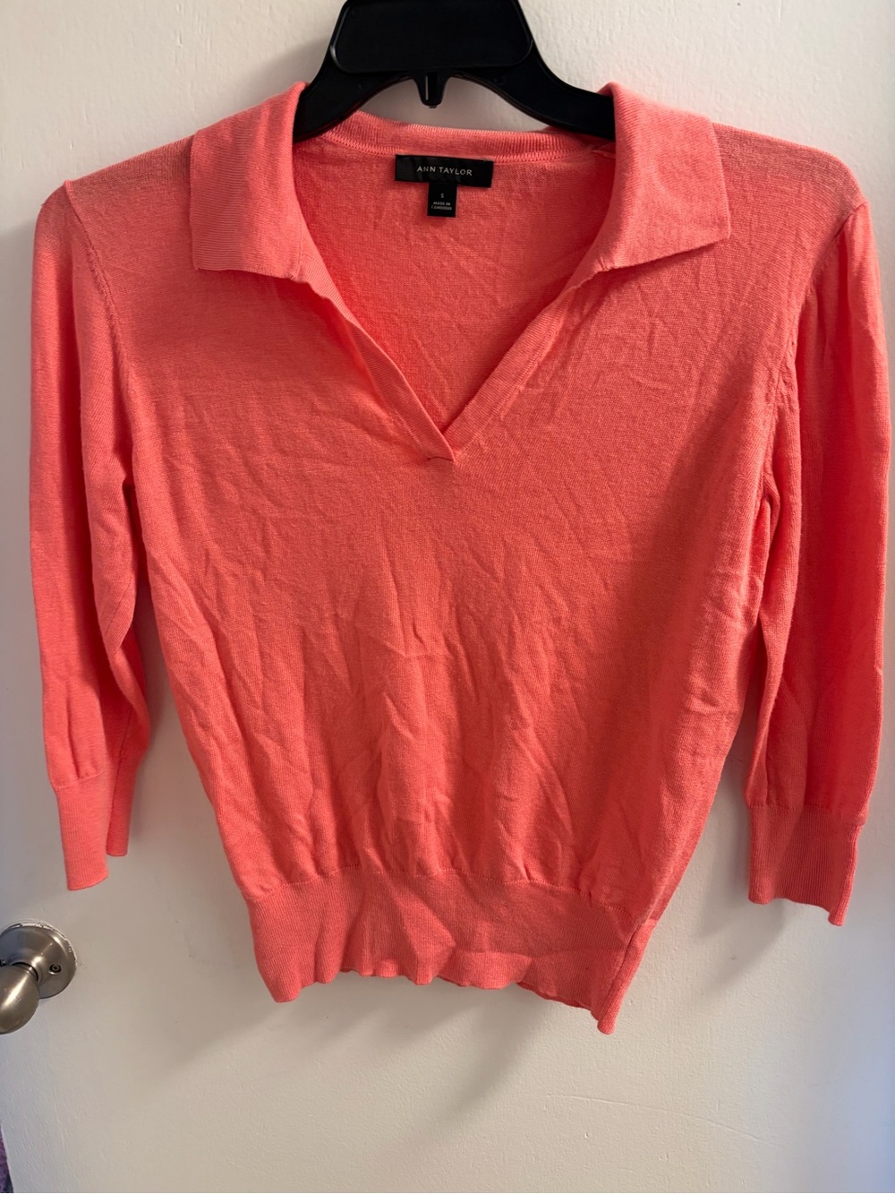 Ann Taylor Coral Pink Polo Sweater Fine Knit Split V-Neck 3/4 Sleeve Small S